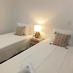 Skynest 61 Airport 3* Faro