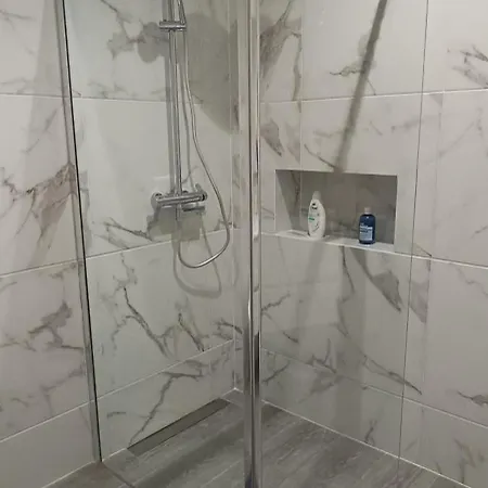 Гостевой дом Skynest 61 Airport 3*