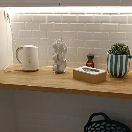 Skynest 61 Airport Pensjonat